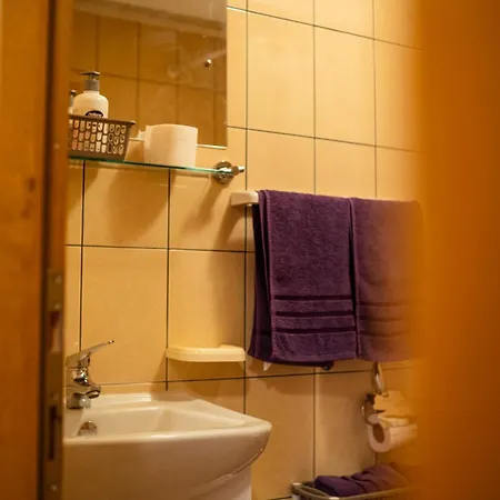 Konukevi Nevenko Kupres (Canton 10)