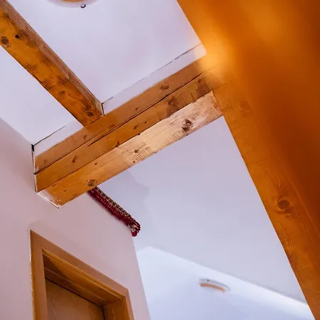 Konukevi Nevenko Kupres (Canton 10)